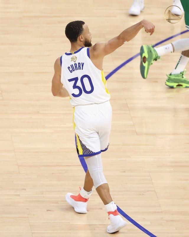 开元 -关于库里迎来五赛季高光表现,西班牙队球迷沸腾!的信息